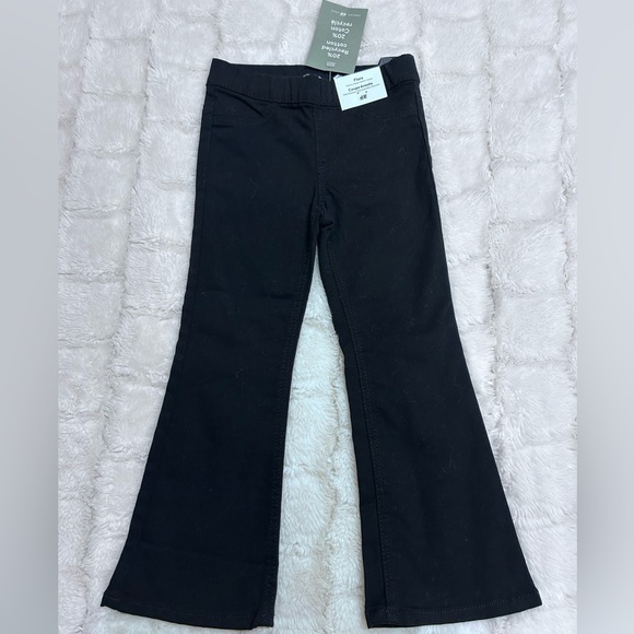 H&M Other - H&M NWT Girl Black Stretch Flare Jeans with Front and back pockets‎ Size 3T